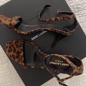 Yves Saint Laurent YSL